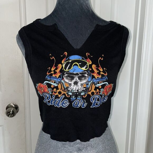 Forever 21 Biker Tanktop Crop Fit Size Medium Skull And Flames - Picture 1 of 4